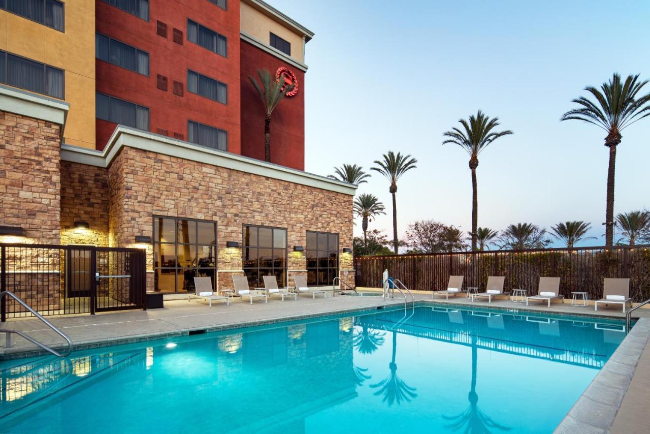 Sheraton Garden Grove-Anaheim South Exterior foto